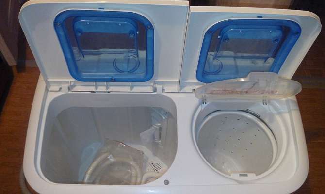 Полуавтоматическая стиральная машинка