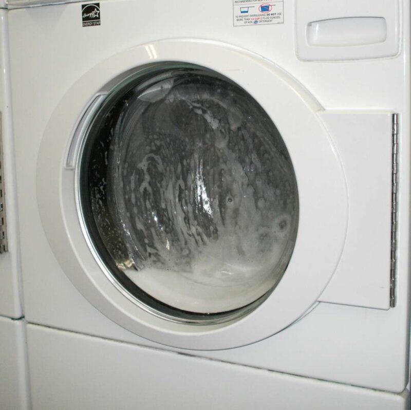 Работающая стиральная машина