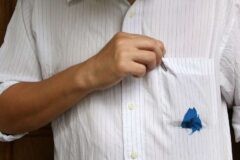 Инструкция: как и чем отстирать чернила от ручки с белой одежды в домашних условиях