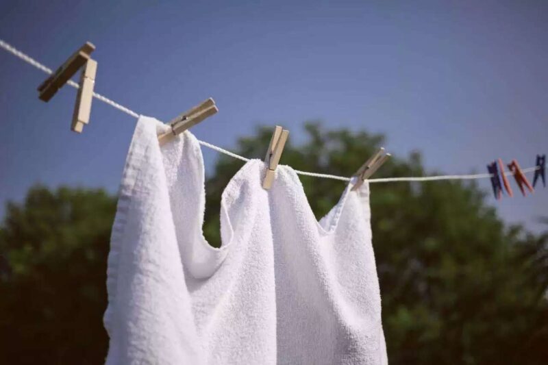 Сушить махровое полотенце на веревке