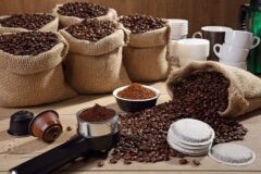 Как правильно хранить кофе в зернах и молотый кофе дома?