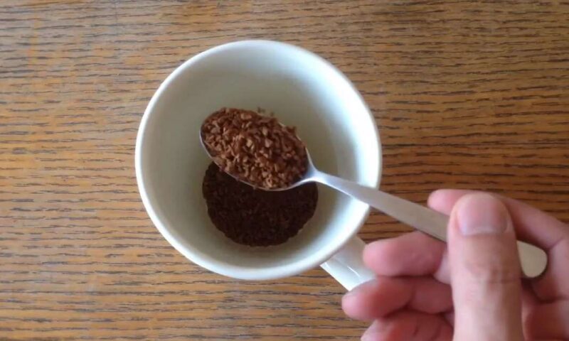 пить просроченный растворимый кофе