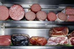 Сколько можно хранить мясо в холодильнике? Условия и сроки хранения
