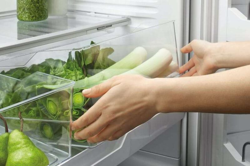 зелень в холодильнике