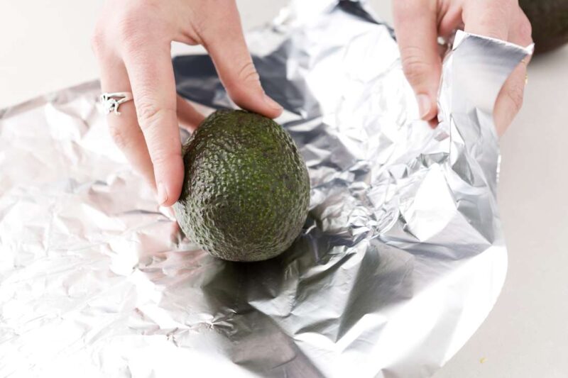 дозреть авокадо с помощью фольги