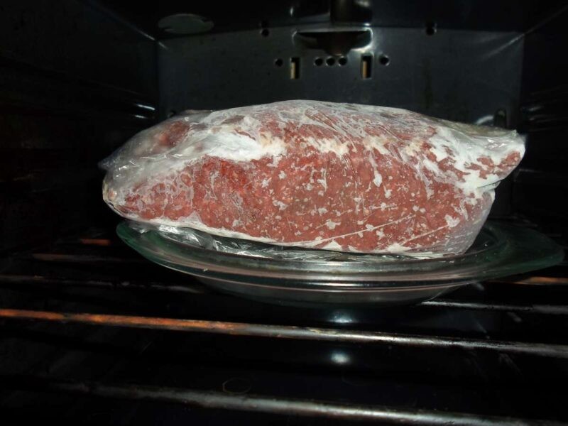 быстро и правильно разморозить мясо в духовке