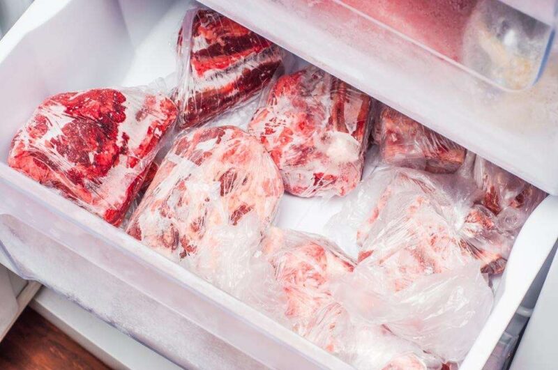 мясо в морозилке