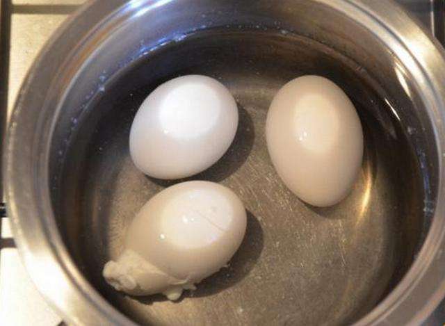 лопаются яйца при варке