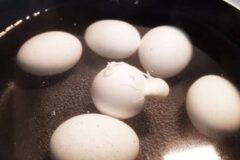 Как сварить яйца, чтобы они не лопнули?