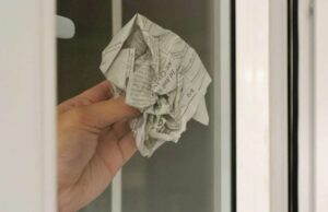 мыть окна без разводов газетой