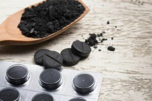 Активированный уголь убирает неприятный запах в микроволновке