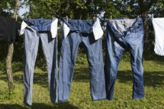 Как быстро высушить джинсы