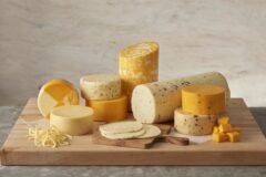 В чем разница между сыром и сырным продуктом