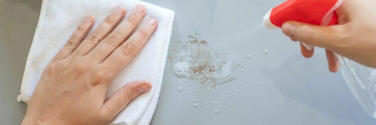 Как убрать клей от наклейки, не повредив вещь