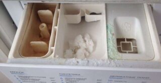 Как почистить лоток для порошка