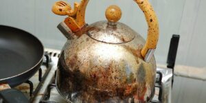 Как почистить чайник из нержавейки снаружи