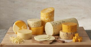 В чем разница между сыром и сырным продуктом