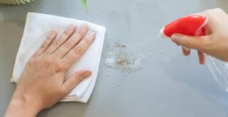 Как удалить клей от наклейки