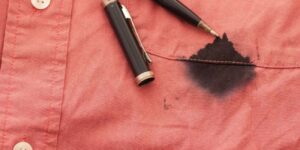 Как отстирать ручку с одежды