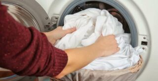 Как стирать белое белье